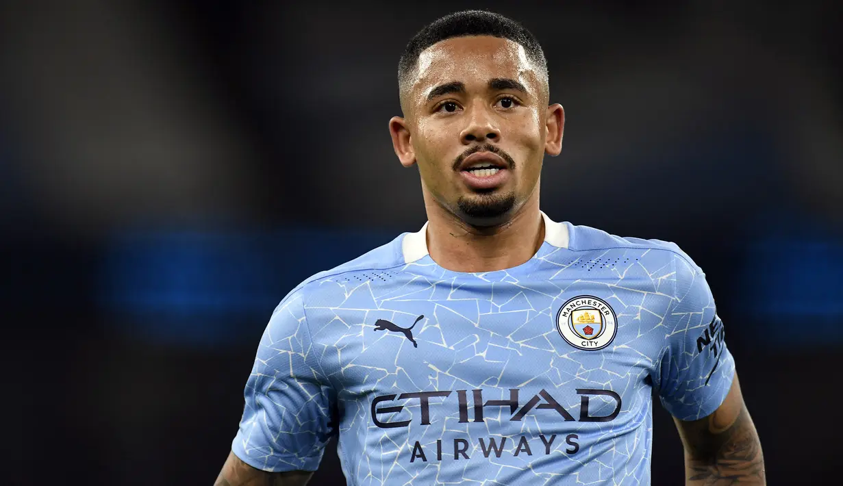Gabriel Jesus menjadi pilihan bagus untuk Arteta. Direkrut Manchester City pada 2017, Jesus telah menyumbangkan 3 gelar Liga Inggris, 4 trofi EFL, dan 1 Piala FA. Namun, akhir-akhir ini, ia sering dimainkan dari bangku cadangan dan Man City dikabarkan tengah mencari striker baru. (AFP/Peter Powell)