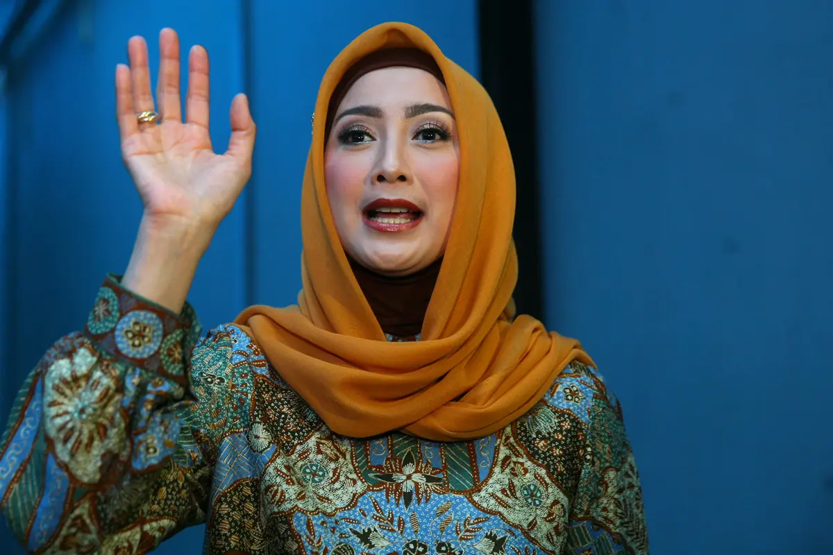 [Bintang] Desy Ratnasari