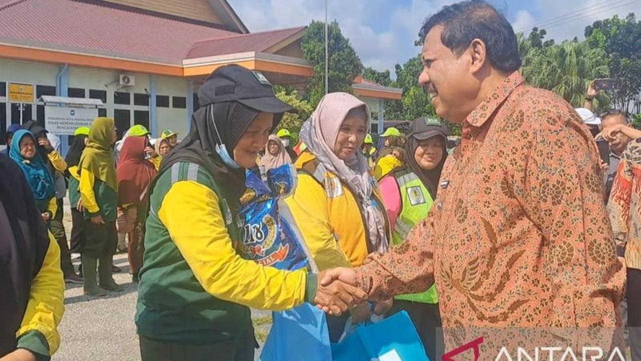 Pangkalpinang Salurkan Bantuan Lebaran untuk Ratusan Petugas Kebersihan, Ringankan Beban Jelang Idul Fitri 2026