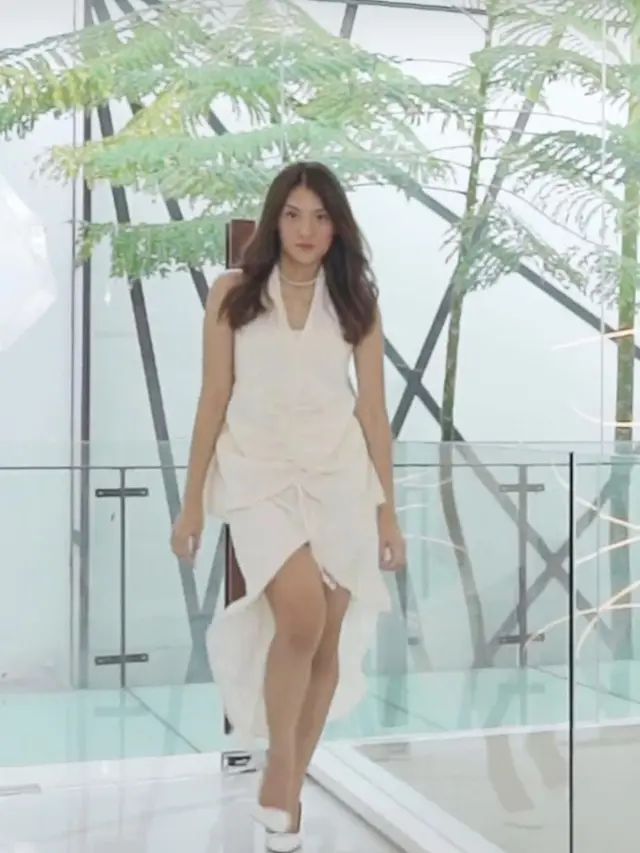 Anissa Aziza saat memakai pakaian putih