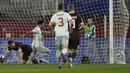 Striker Swiss, Renato Steffen (tengah) mencetak gol ke gawang Belarusia pada laga kualifikasi Euro 2024 Grup I di Karadjordje Stadium, Novi Sad, Serbia (25/3/2023). Renato Steffen total mencetak tiga gol bagi Swiss dalam dua laga kualifikasi Euro 2024. Tiga gol tersebut dilesakkan ke gawang Belarusia saat menang 5-0, sementara di laga kedua menghadapi Israel ia gagal menyumbang gol saat kalah 3-0. (AP Photo/Darko Vojinovic)