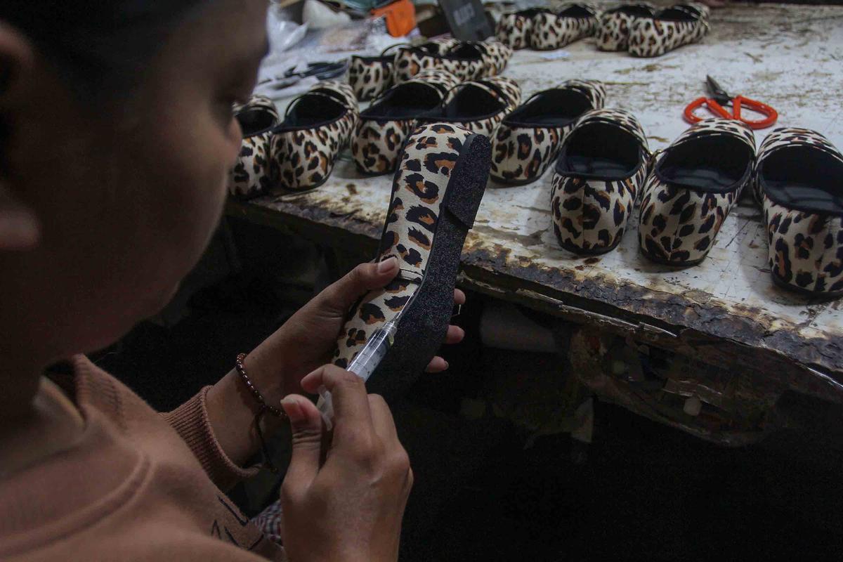 FOTO: Industri Alas Kaki Nasional Melangkah Kencang, UMKM Jadi Penopang Utama