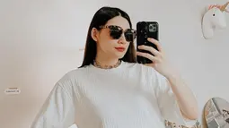 Selain sebagai model, Patricia kini juga dikenal sebagai selebgram sekaligus influencers di bidang fashion. Ia pun kerap memperkenalkan berbagai fashion item yang tengah ia gemari. (Liputan6.com/IG/pattdevdex)