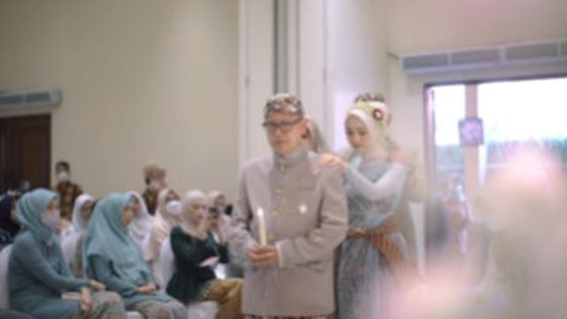 6 Momen Pengajian dan Siraman Calon Istri Bintang Emon, Segera Lepas Masa Lajang