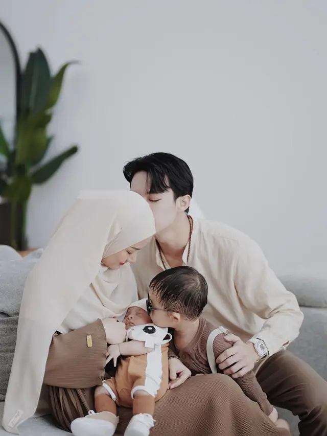 Dinda Hauw dan Rey Mbayang