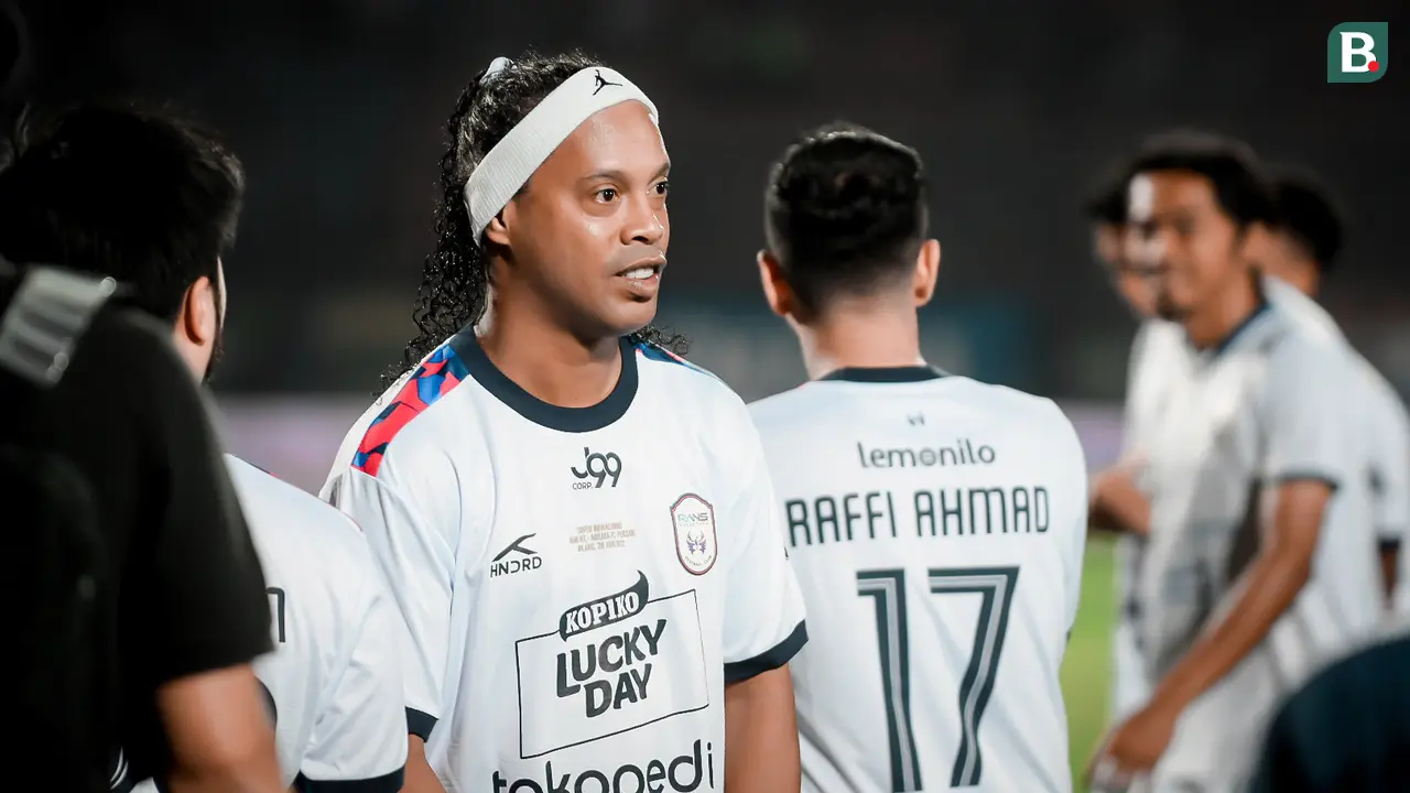 Foto: Diperkuat Ronaldinho, RANS Nusantara FC Tumbang dari Persik Kediri Pada Ajang Trofeo Meet the Star