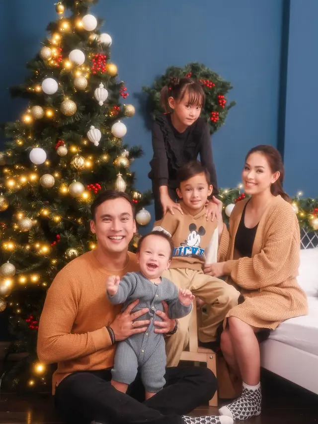 Potret kebersamaan keluarga Lady Nayoan dan Rendy Kjaernett (Instagram/ladynayoan)