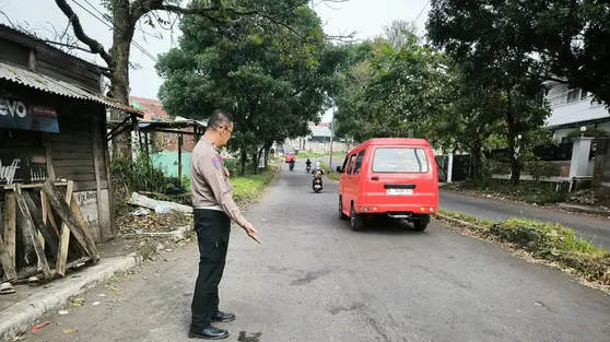 Detik-Detik Lansia Tewas Ditabrak Xpander Saat Menyeberang