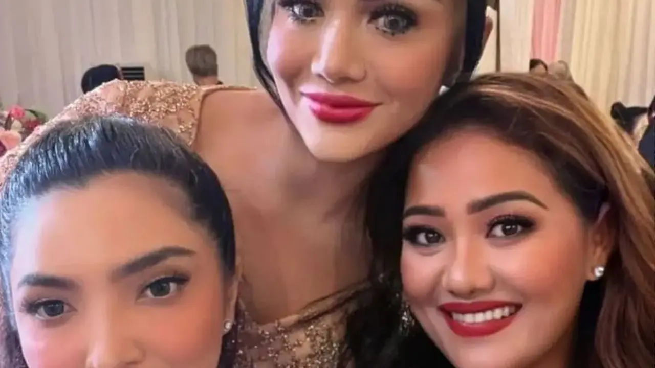 Krisdayanti dan Ashanty Bersama Ibunda Sarah Menzel