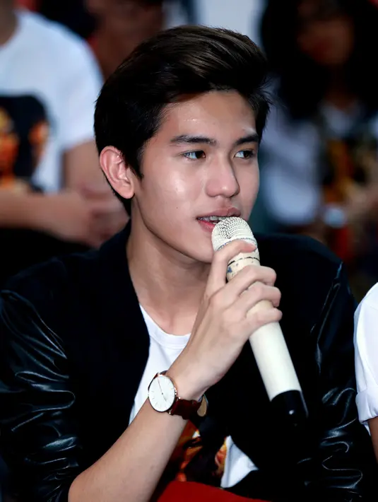 Film ‘Bidadari Terakhir’ yang diperankan oleh Julian Jacob mengisahkan cinta antara anak SMA dengan PSK. (Wimbarsana/Bintang.com)