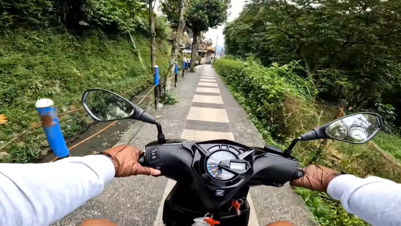 Mirip jalanan di Jepang