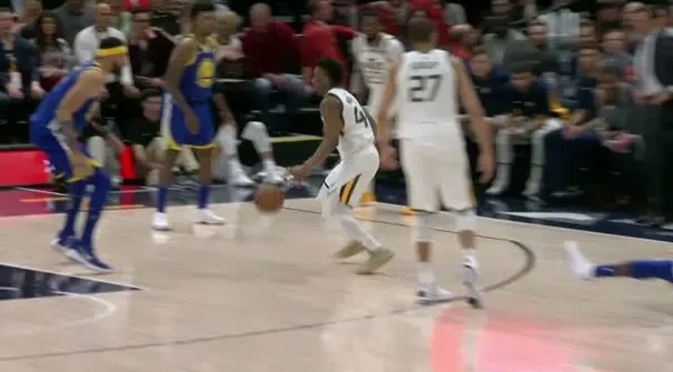Berita video game recap NBA 2017-2018 antara Utah Jazz melawan Golden State Warriors dengan skor 119-79.