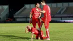Pemain Persija Jakarta, Hansamu Yama, Riko Simanjuntak dan Ondrej Kudela berpose setelah menang dramatis atas Dewa United pada laga BRI Liga 1 di Stadion Indomilk Arena, Tangerang, Senin (10/4/2023). Persija menang dengan skor 1-0. (Bola.com/M Iqbal Ichsan)