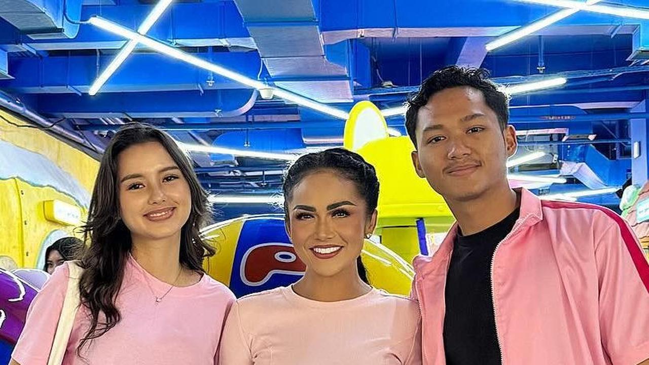 Hadir di Acara Ultah Ameena, Intip Penampilan Sederhana Sarah Menzel Kekasih Azriel Hermansyah yang Mencuri Perhatian