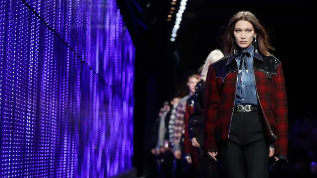 Bella Hadid-Milan Fashion Week