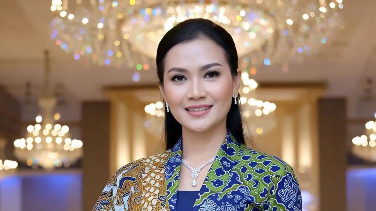 Model batik wanita terbaru (image by Meta AI)