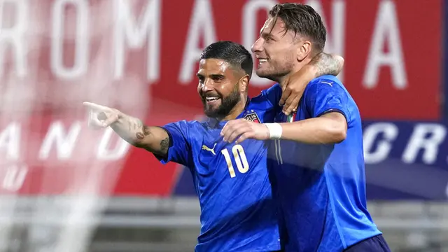 FOTO: Italia Bantai Republik Ceko 4-0