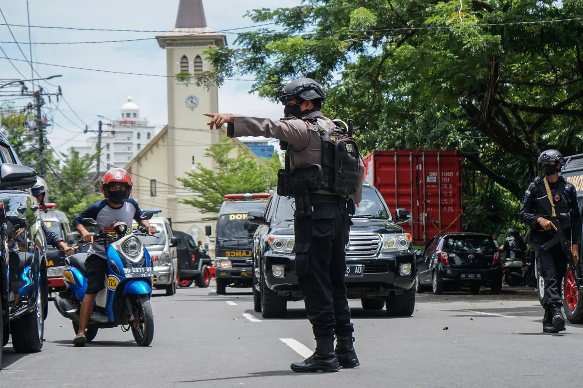 Polisi Amankan Jenazah Terduga Pelaku Bom Bunuh Diri Gereja Katedral Makassar