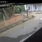 Terekam CCTV, Aksi Pria Bawa Kabur Ponsel 2 Bocah
