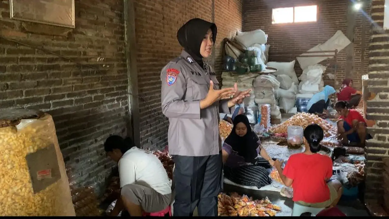mbak bhabin cantik dari Kudus