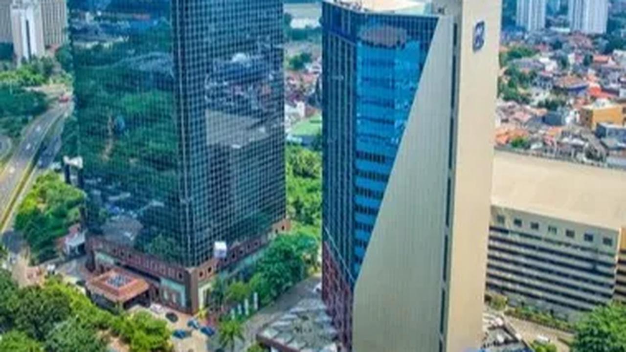 Dari sisi pendanaan, pada 2019 BRI menerbitkan sustainability bond sebesar US$500 juta. Kemudian BRI menerbitkan green bond Rp5 triliun pada 2022, dan menyalurkan 80% dari dana yang terhimpun ke sektor hijau.