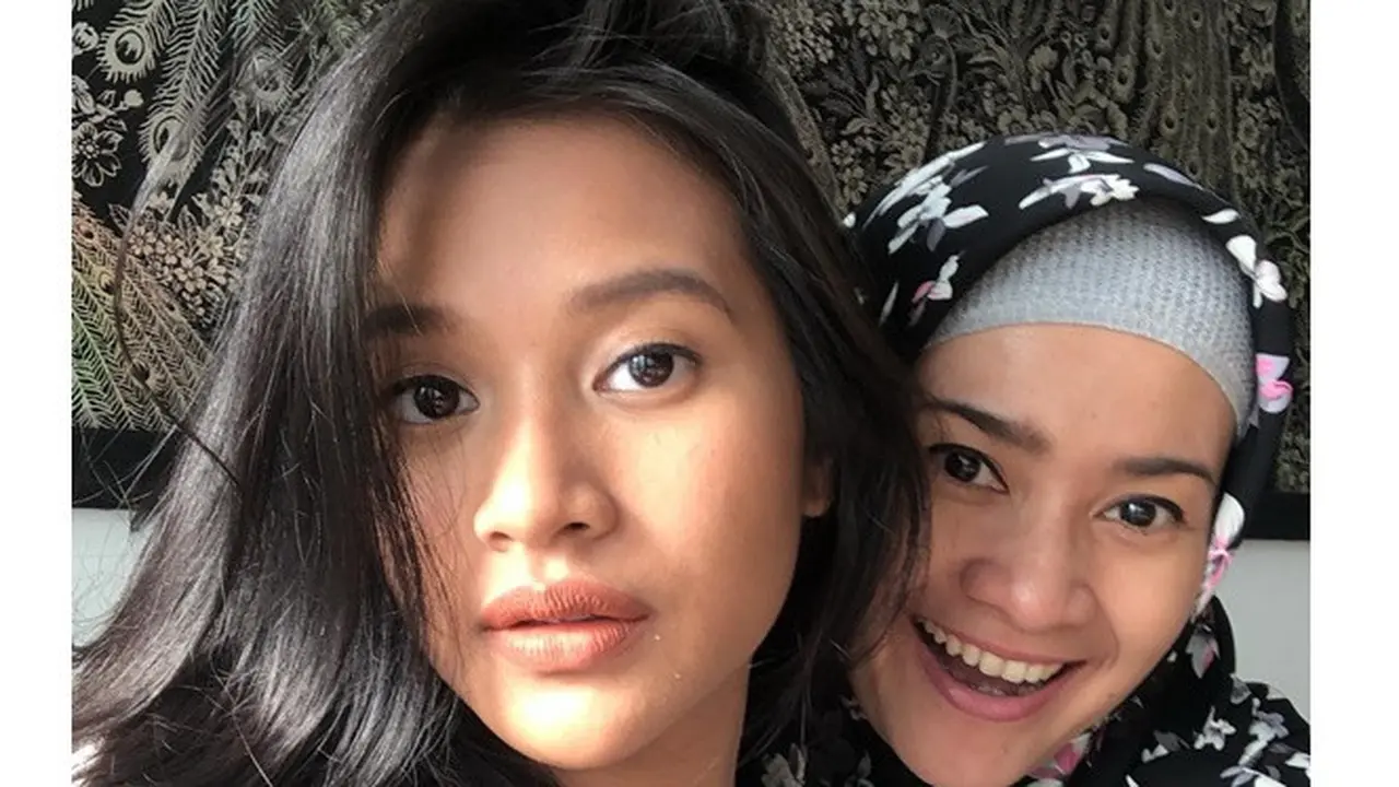 Jarang Terekspos, Ini 7 Potret Adira Anak Ikke Nurjanah yang Beranjak Dewasa