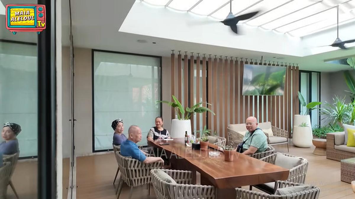 Desain Teras Samping Rumah Maia Estianty, Inspirasi untuk Jadi Tempat Santai Kumpul Keluarga