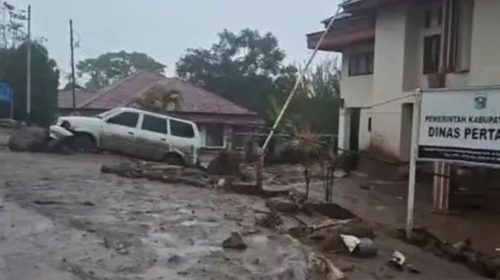 Jalan Padang-Solok Ditutup Akibat Banjir Bandang, Jembatan Bailey Disiapkan