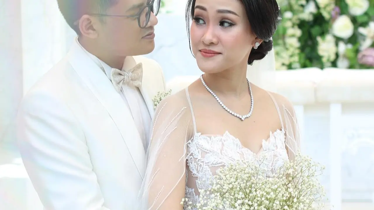 Felly eks Cherrybelle dan Mario Kacang