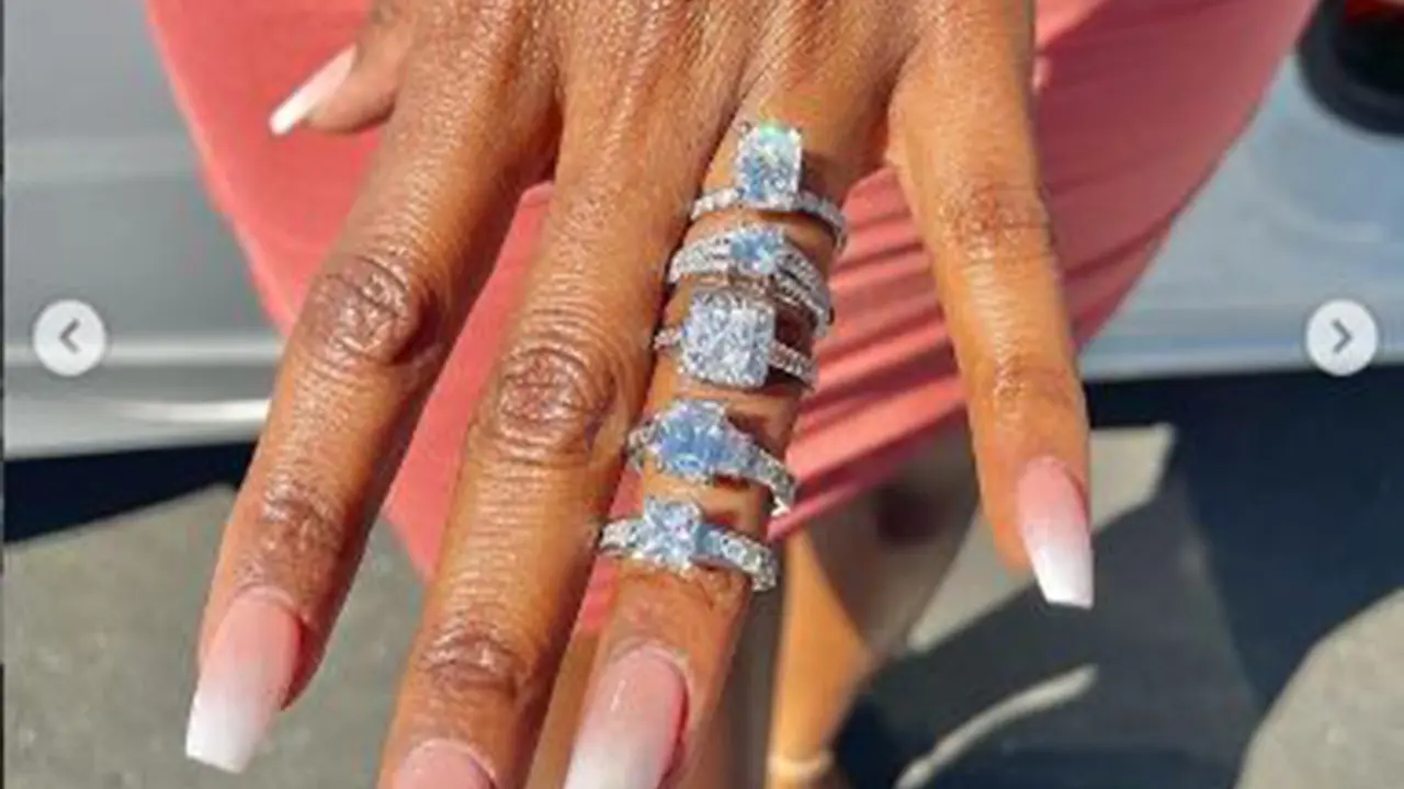 Melamar dengan 5 cincin