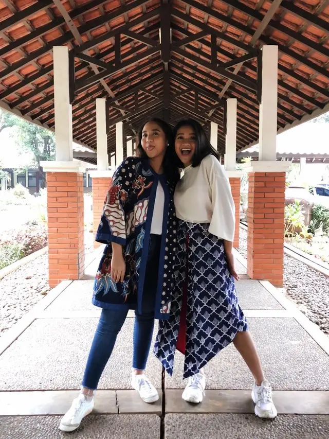 6 Potret Persahabatan Farrah Azizah Cucu BJ Habibie dan Adira Kania, Kompak