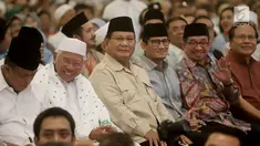 Capres dan Cawapres 02 Prabowo Subianto-Sandiaga Uno menghadiri acara Mengungkap Fakta-Fakta Kecurangan Pilpres 2019 di Jakarta, Selasa (14/5/2019). Dalam acara ini turut hadir para petinggi BPN dan menampilkan bukti-bukti kecurangan Pemilu 2019 yang ditemukan tim BPN. (merdeka.com/Iqbal S Nugroho)