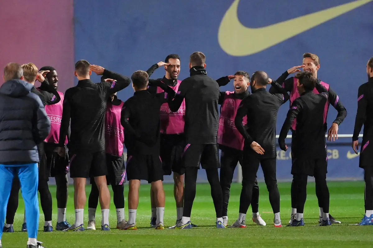 Foto: Beda Ekspesi Pemain Barcelona saat Sesi Latihan dan Setelah Laga Melawan Benfica di Liga Champions