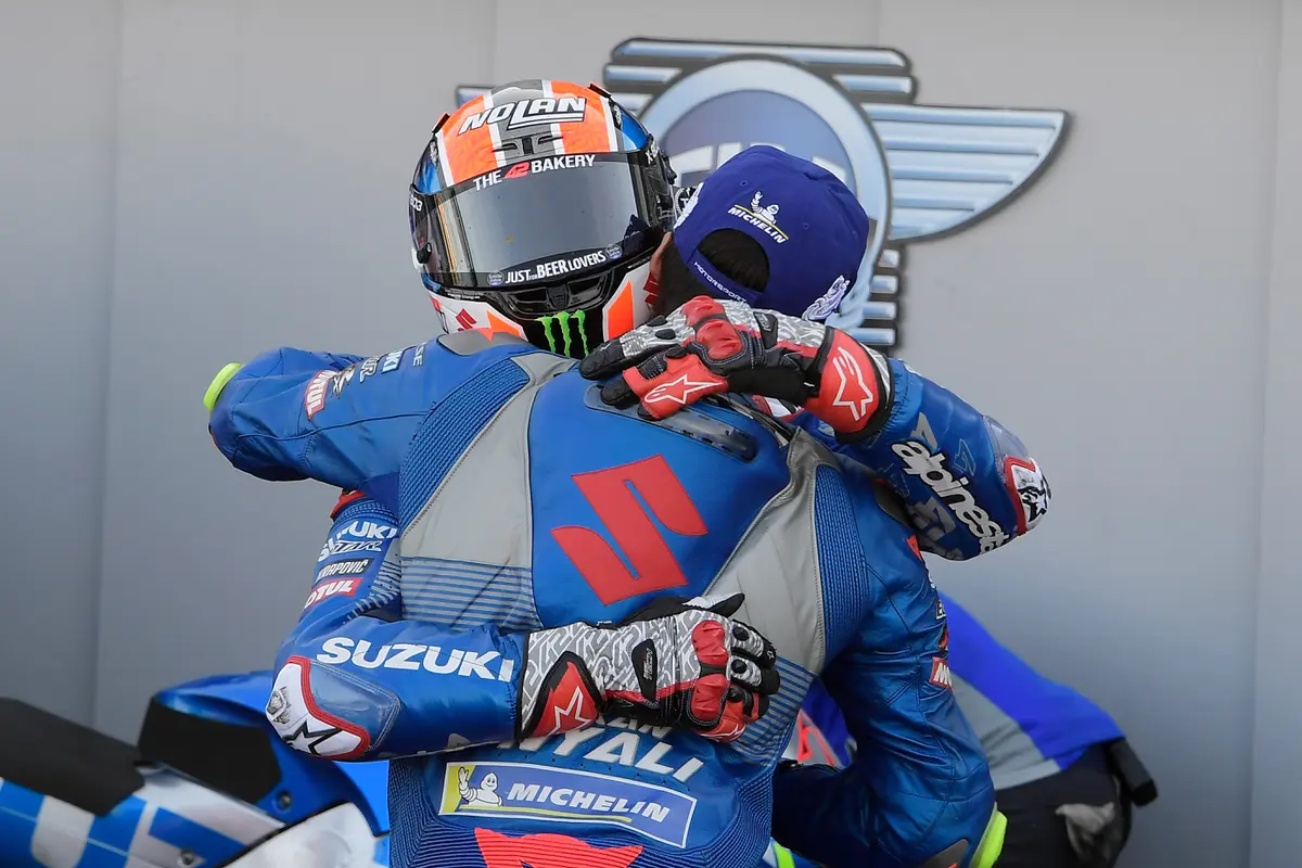 Alex Rins dan Joan Mir