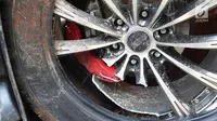 2 Cedera yang Sering Terjadi Saat Mobil Nabrak Tiang Listrik