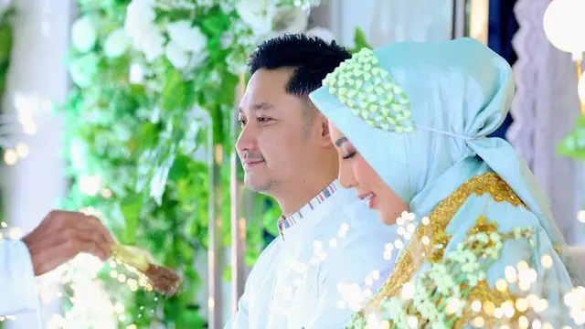Potret Tasyakuran 7 Bulanan Istri Angga Wijaya
