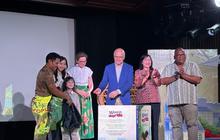 Kemenpar Dukung Peluncuran Buku "Woven Worlds", Inspirasi Wisata Indonesia-Prancis