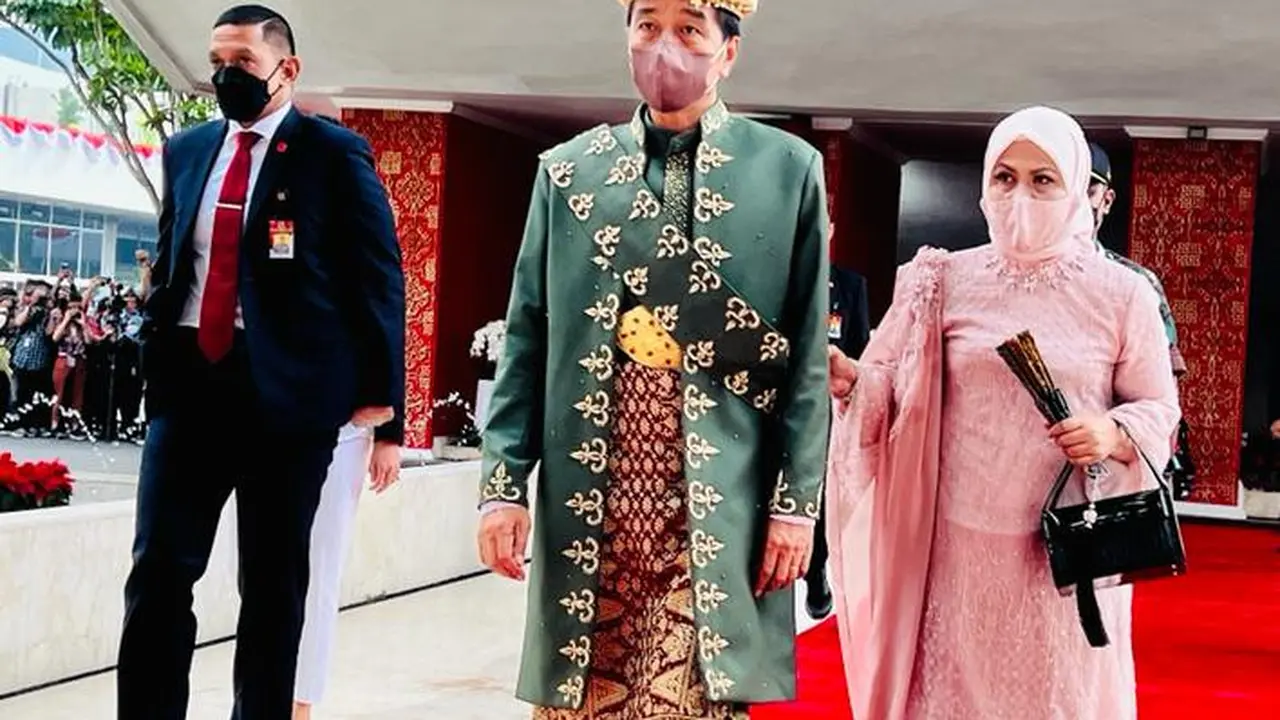Baju Adat Jokowi
