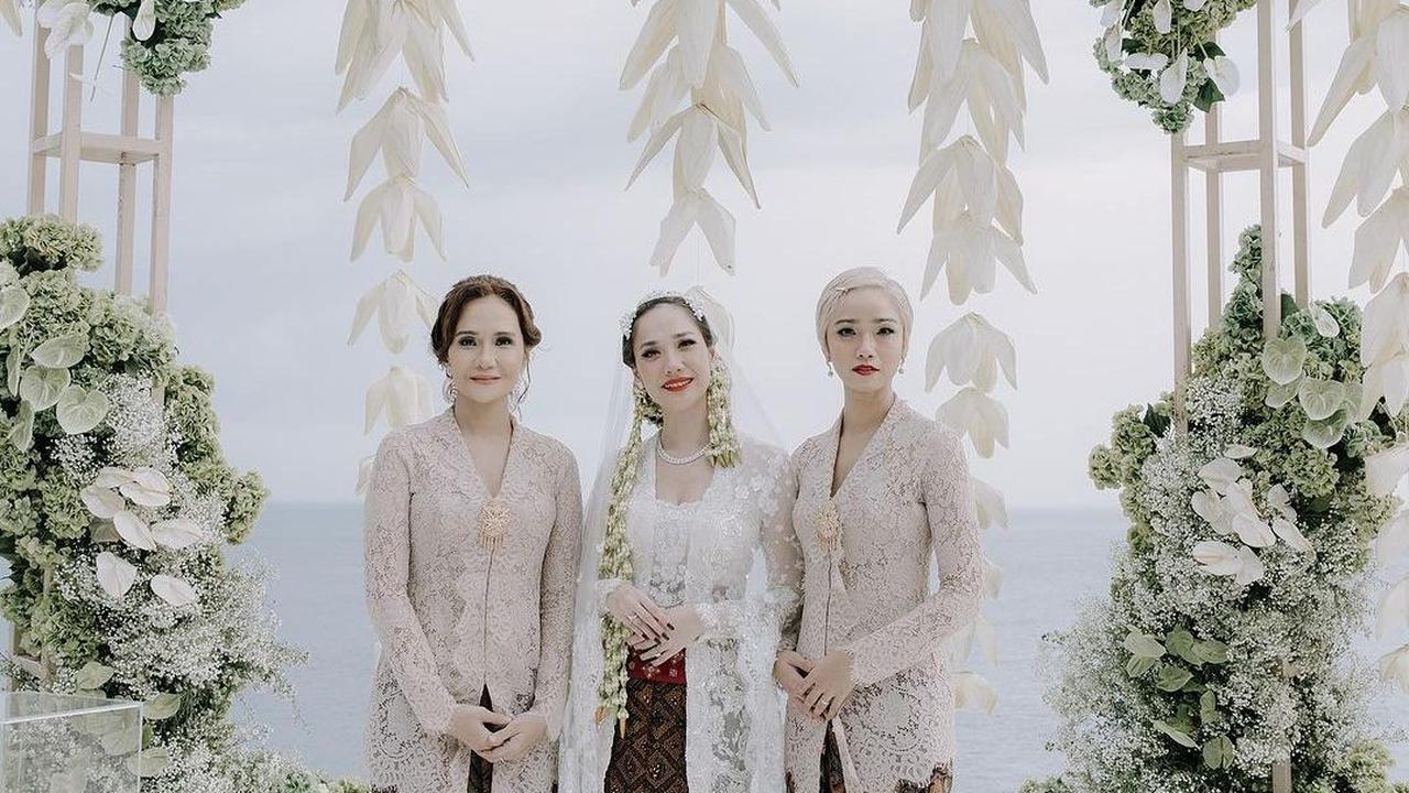Intan Ayu Dampingi BCL di Pernikahan<br>