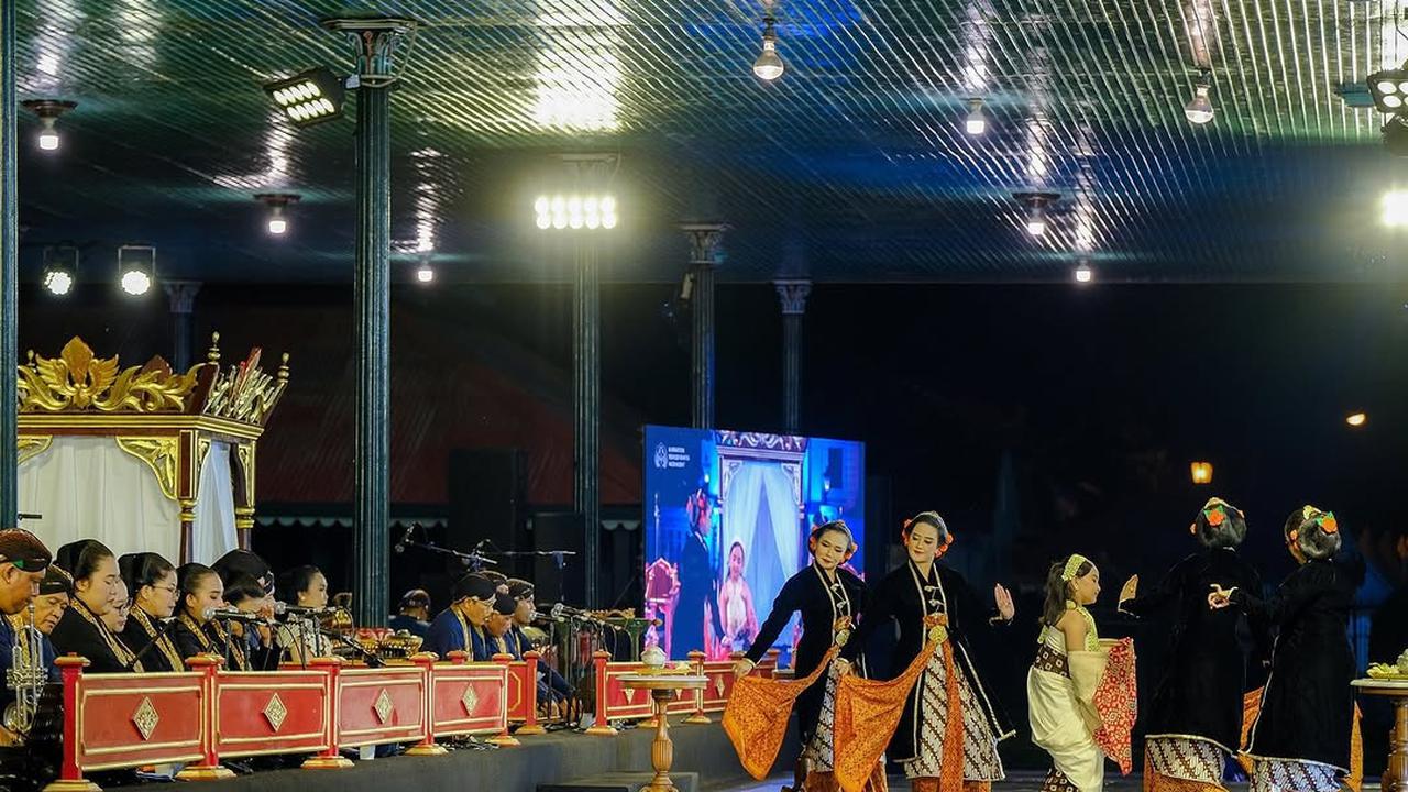 Potret Widiyanti Putri Wardhana Bersama Sri Sultan Hamengkubuwono X Hadiri Penutupan Pameran Parama Iswari