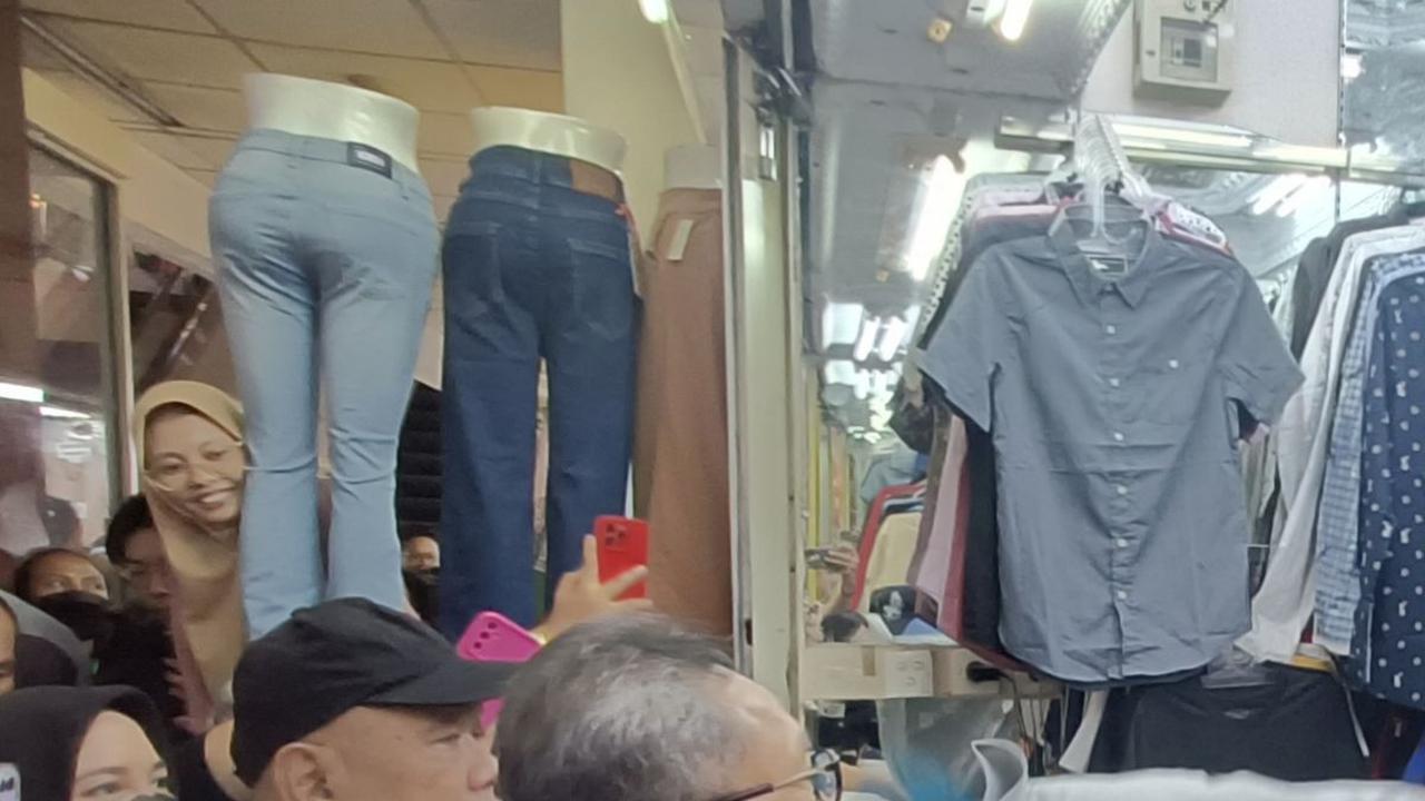 Mendag Zulhas Pantau Pasar Tanah Abang: Masih Pagi Sudah Ramai, Geliat Ekonomi Kita Pulih