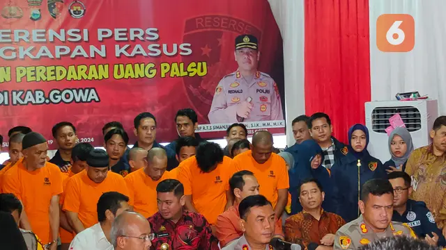 Polisi tetapkan 17 tersangka kasus pabrik uang palsu di UIN Alauddin (Liputan6.com/Fauzan)