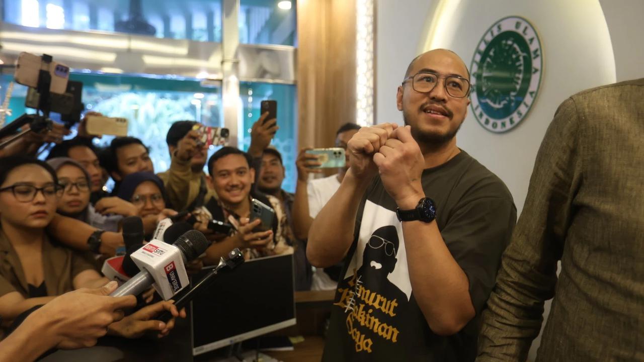 FOTO: Pandji Pragiwaksono Datangi MUI untuk Tabayun Materi Komedi