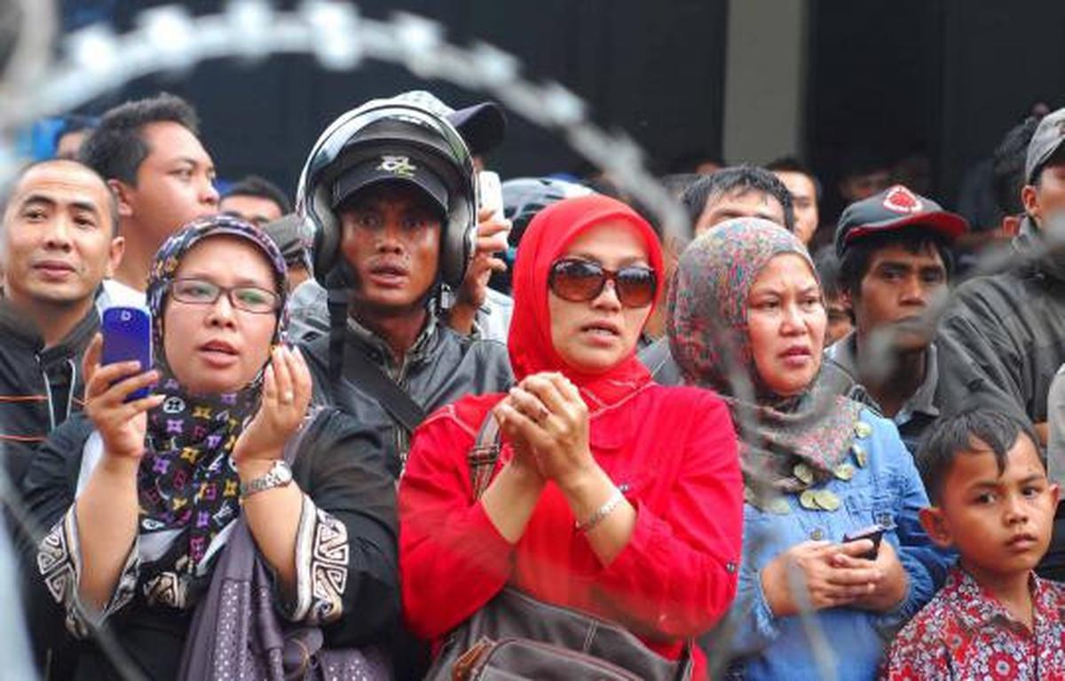 Usai sidang Aceng, warga dan polisi dzikir bersama