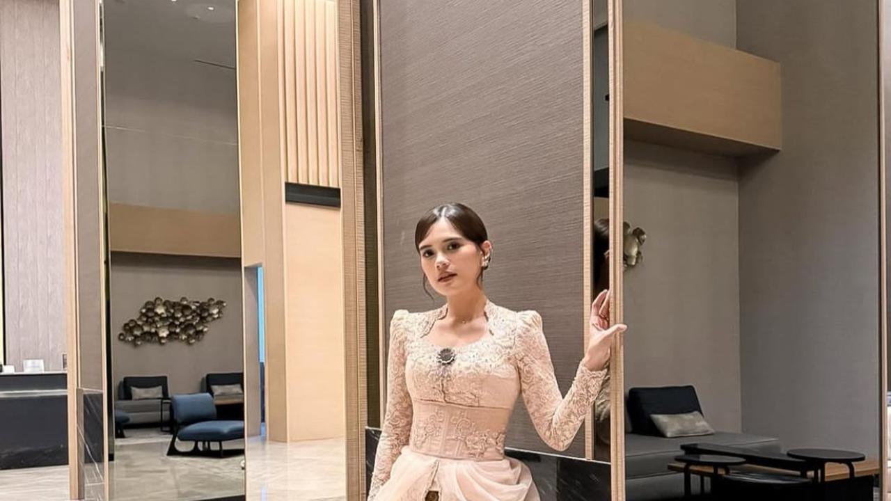 7 Potret Audi Marissa Tampil Anggun Jadi Bridesmaid di Pernikahan Ochi Rosdiana, Ini Reaksi Warganet