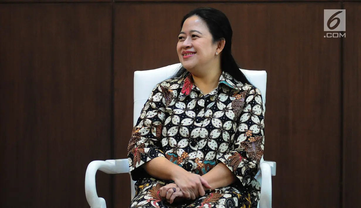Menko PMK Puan Maharani (kanan) saat menerima kunjungan petinggi Emtek Grup di kantor Kemenko PMK, Jakarta, Selasa (19/2). Emtek Grup dan Kemenko PMK menjalin kerja sama terkait masalah bakti sosial. (Liputan6.com/Herman Zakharia)