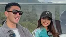Verrell Bramasta memang memiliki jadwal pekerjaan di Malaysia, namun ia tetap meluangkan waktu untuk bertemu Fuji. Kesempatan ini dimanfaatkan mereka untuk menjelajahi Genting Highlands, salah satu tempat favorit Verrell saat berkunjung ke Negeri Jiran. Momen menggemaskan pun terjadi saat mereka menaiki gondola bersama. (Liputan6.com/Tiktok/@mybramastavrl)