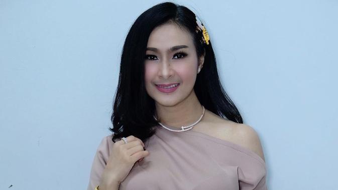 3 Alasan Iis Dahlia Mau Tampil di Acara Televisi Pakai Gimik, Salah Satunya Persiapan Masa Pensiun - Vimarsana News