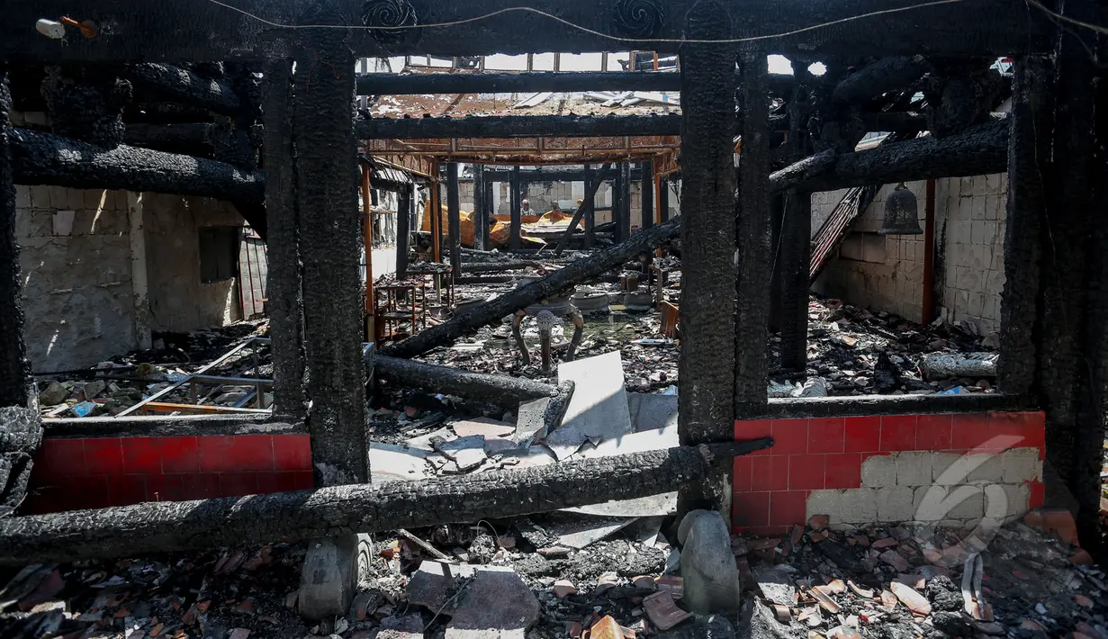 Kondisi Wihara Dharma Bhakti setelah terbakar beberapa waktu lalu, Jakarta, Rabu (6/5/2015). Gubernur DKI Jakarta Basuki Tjahaja Purnama meminta para pengusaha untuk membantu pembangunan Wihara Dharma Bhakti. (Liputan6.com/Faizal Fanani)
