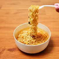 Simak alasan ibu hamil nggak boleh makan mi instan. (Sumber Foto: Alternet)